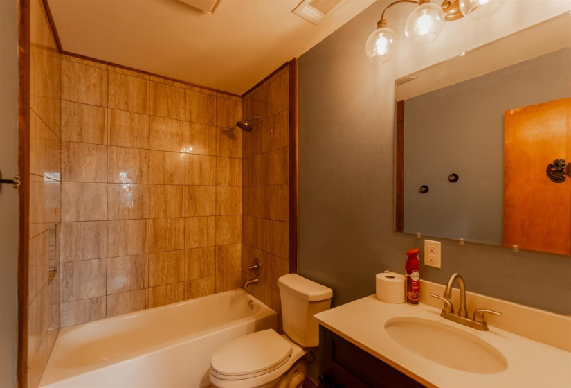 3 Bedrooms Bedrooms, 0 ,2 BathroomsBathrooms,Residential,Single Family,19th,1,133888