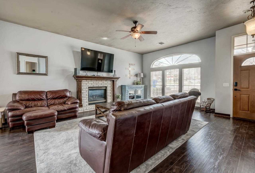 3 Bedrooms Bedrooms, 0 ,2 BathroomsBathrooms,Residential,Single Family,Greystone,1,133890