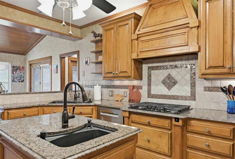 4 Bedrooms Bedrooms, 0 ,3 BathroomsBathrooms,Residential,Single Family,Sunset,1,133894