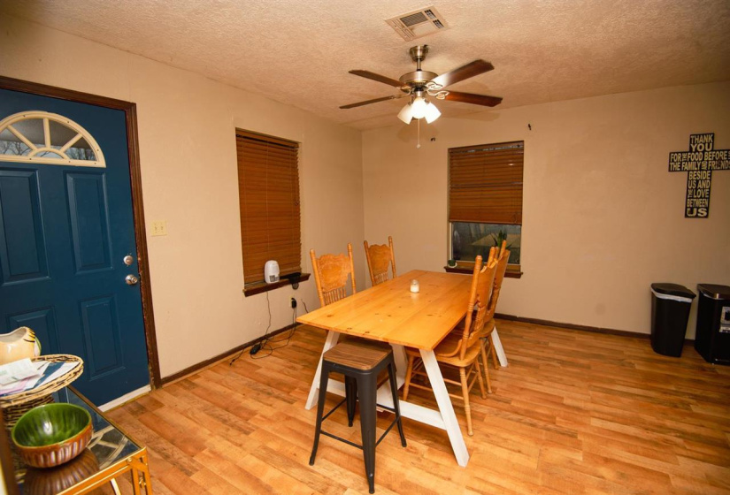 3 Bedrooms Bedrooms, 0 ,2 BathroomsBathrooms,Residential,Single Family,West,1,133896