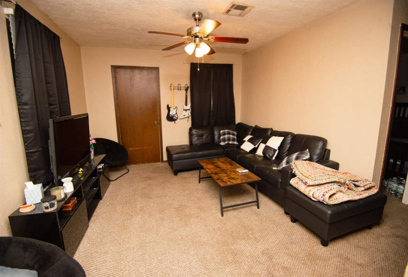 3 Bedrooms Bedrooms, 0 ,2 BathroomsBathrooms,Residential,Single Family,West,1,133896