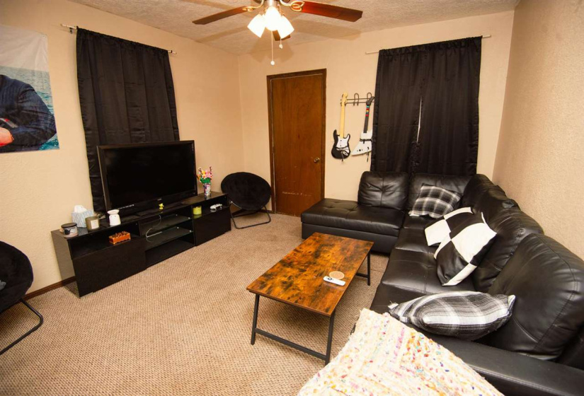 3 Bedrooms Bedrooms, 0 ,2 BathroomsBathrooms,Residential,Single Family,West,1,133896