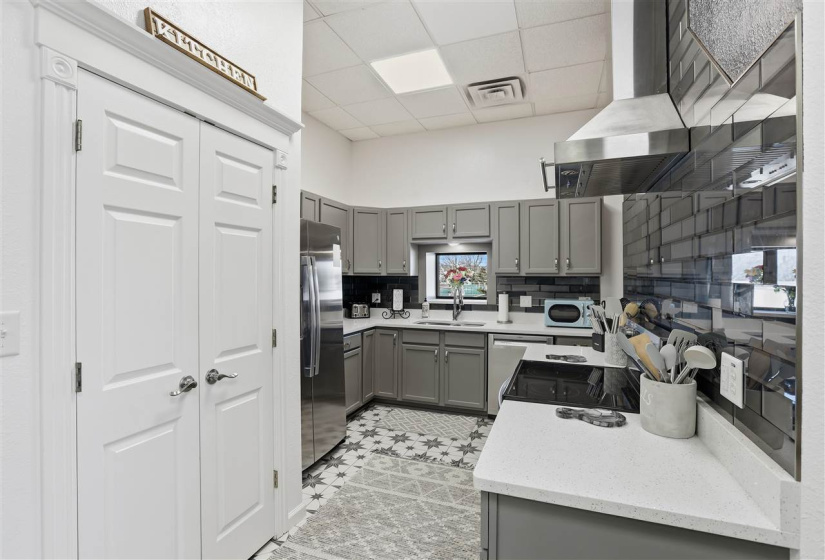 0 ,Commercial/industrial,Commercial,Washingotn,2,133904