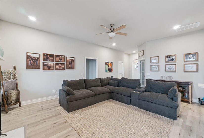 4 Bedrooms Bedrooms, 0 ,2 BathroomsBathrooms,Residential,Single Family,Ranchero,1,133901