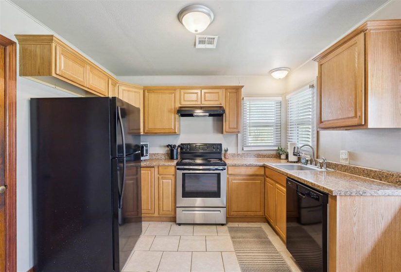 2 Bedrooms Bedrooms, 0 ,1 BathroomBathrooms,Residential,Single Family,Walnut,1,133913