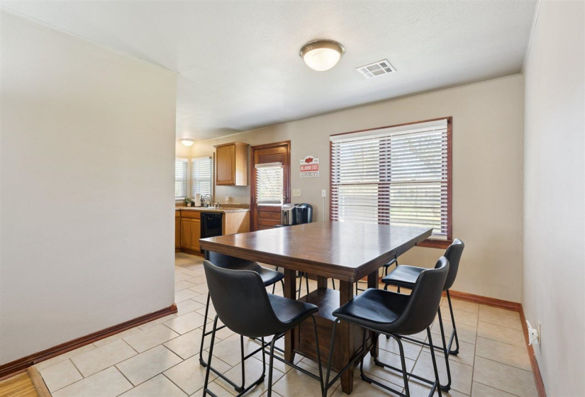 2 Bedrooms Bedrooms, 0 ,1 BathroomBathrooms,Residential,Single Family,Walnut,1,133913