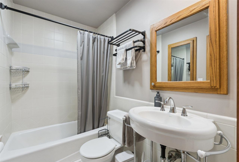 2 Bedrooms Bedrooms, 0 ,1 BathroomBathrooms,Residential,Single Family,Walnut,1,133913