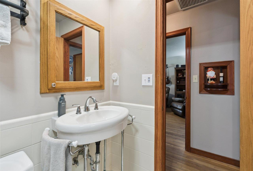 2 Bedrooms Bedrooms, 0 ,1 BathroomBathrooms,Residential,Single Family,Walnut,1,133913