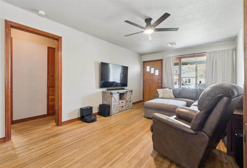 2 Bedrooms Bedrooms, 0 ,1 BathroomBathrooms,Residential,Single Family,Walnut,1,133913