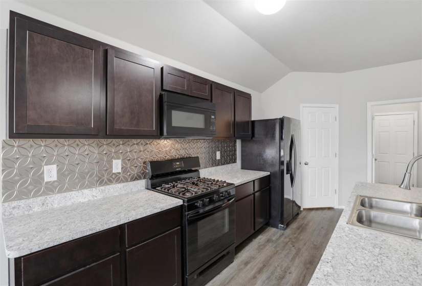 4 Bedrooms Bedrooms, 0 ,2 BathroomsBathrooms,Residential,Single Family,Brooke,1,133915