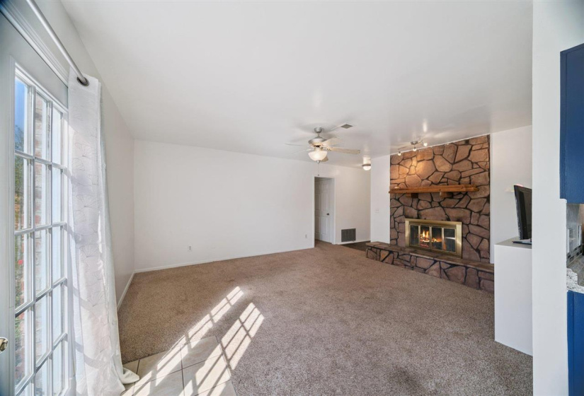 3 Bedrooms Bedrooms, 0 ,1 BathroomBathrooms,Residential,Single Family,Krayler,1,133920