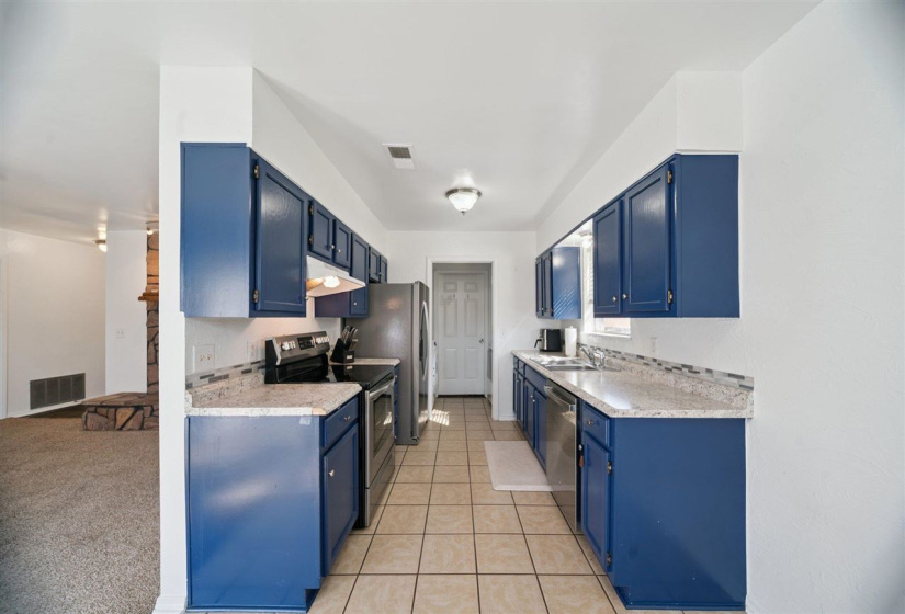 3 Bedrooms Bedrooms, 0 ,1 BathroomBathrooms,Residential,Single Family,Krayler,1,133920