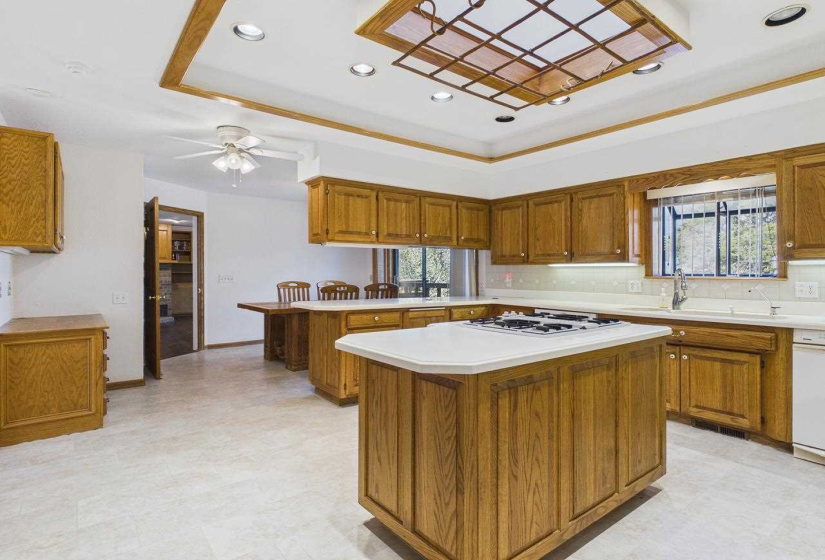 3 Bedrooms Bedrooms, 0 ,3 BathroomsBathrooms,Residential,Single Family,Western,2,133937