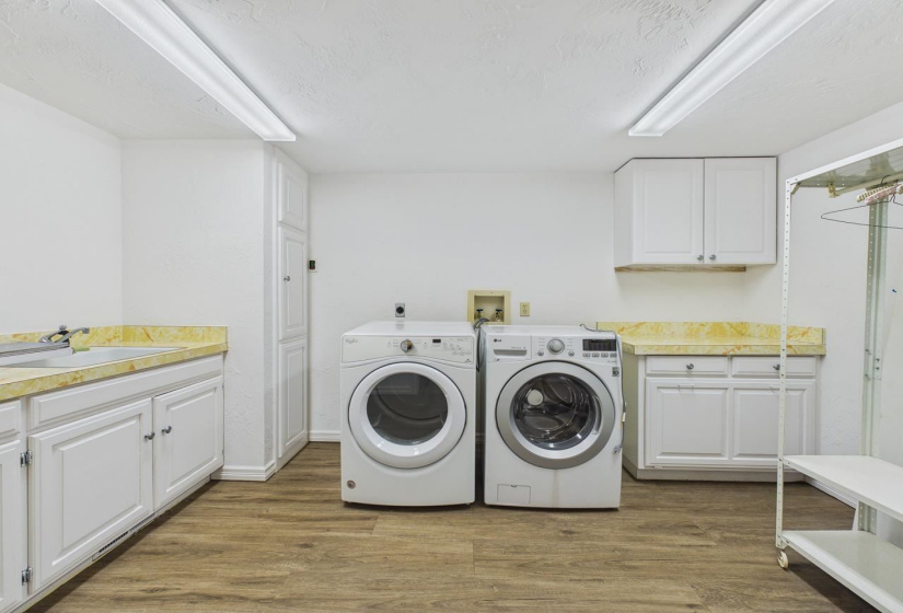 3 Bedrooms Bedrooms, 0 ,3 BathroomsBathrooms,Residential,Single Family,Western,2,133937