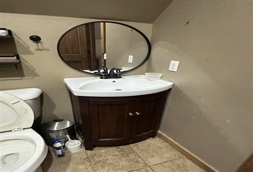 5 Bedrooms Bedrooms, 0 ,3 BathroomsBathrooms,Residential,Single Family,3390,1.5,132680