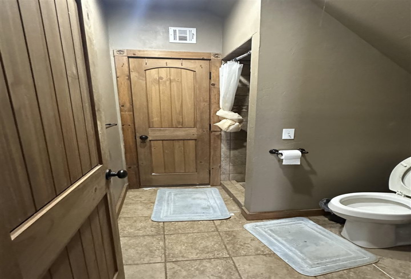 5 Bedrooms Bedrooms, 0 ,3 BathroomsBathrooms,Residential,Single Family,3390,1.5,132680