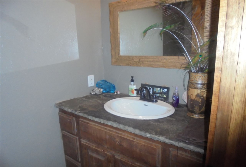 5 Bedrooms Bedrooms, 0 ,3 BathroomsBathrooms,Residential,Single Family,3390,1.5,132680