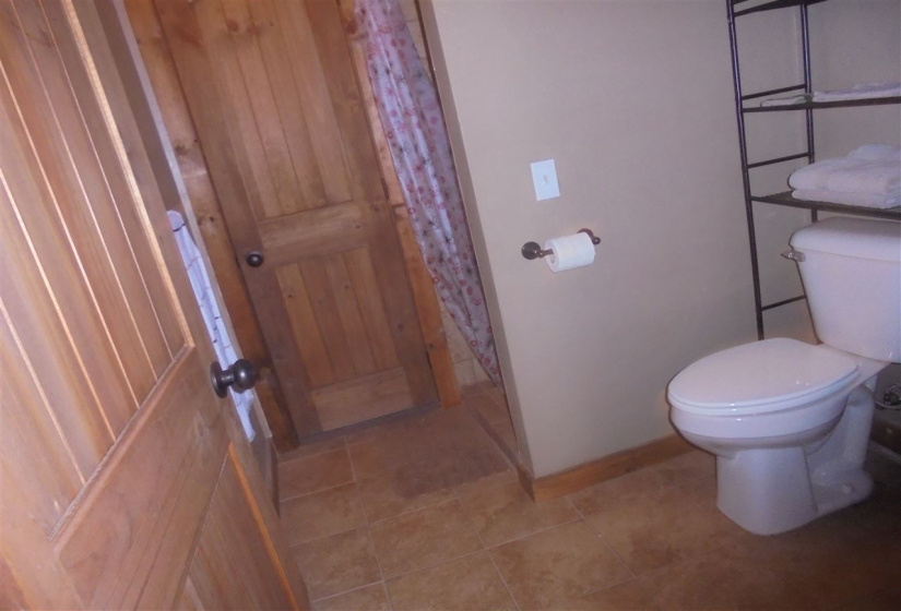 5 Bedrooms Bedrooms, 0 ,3 BathroomsBathrooms,Residential,Single Family,3390,1.5,132680