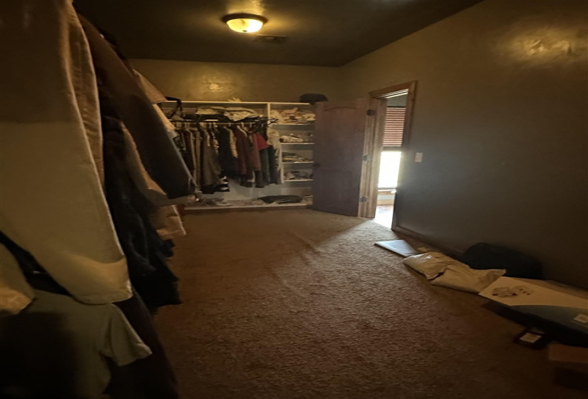 5 Bedrooms Bedrooms, 0 ,3 BathroomsBathrooms,Residential,Single Family,3390,1.5,132680