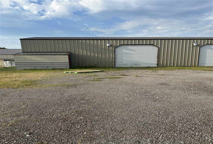 5 Bedrooms Bedrooms, 0 ,3 BathroomsBathrooms,Residential,Single Family,3390,1.5,132680