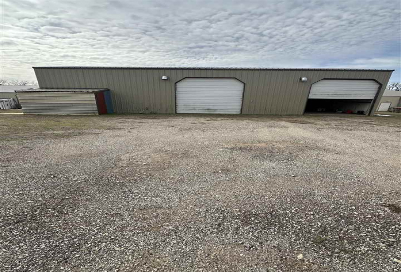 5 Bedrooms Bedrooms, 0 ,3 BathroomsBathrooms,Residential,Single Family,3390,1.5,132680