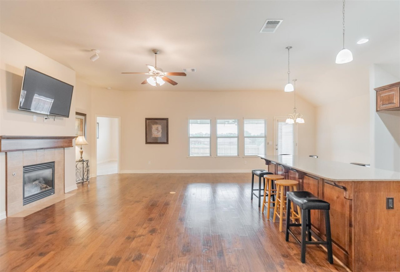 3 Bedrooms Bedrooms, 0 ,2 BathroomsBathrooms,Residential,Single Family,Topaz,1,133958