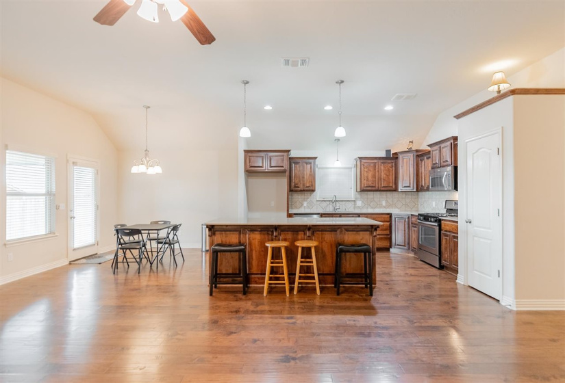 3 Bedrooms Bedrooms, 0 ,2 BathroomsBathrooms,Residential,Single Family,Topaz,1,133958