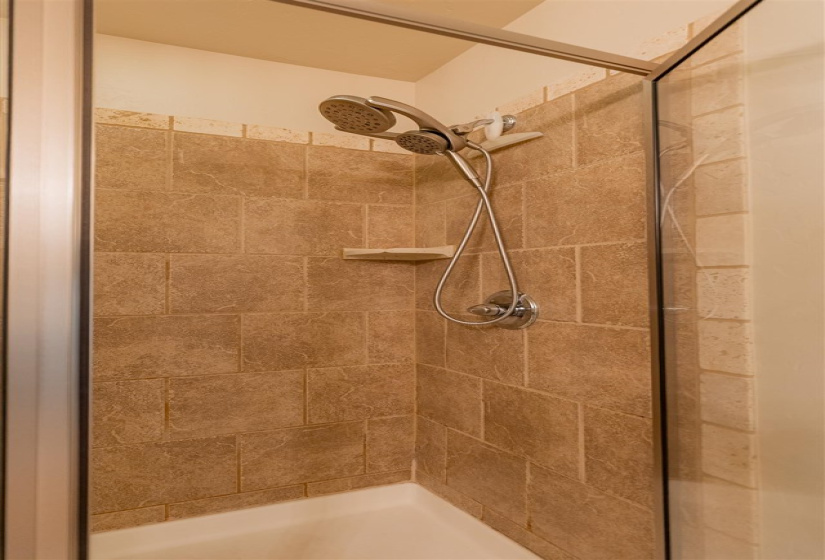 3 Bedrooms Bedrooms, 0 ,2 BathroomsBathrooms,Residential,Single Family,Topaz,1,133958