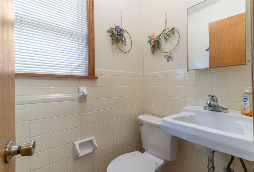 4 Bedrooms Bedrooms, 0 ,2 BathroomsBathrooms,Residential,Single Family,Hillcrest,1,133960