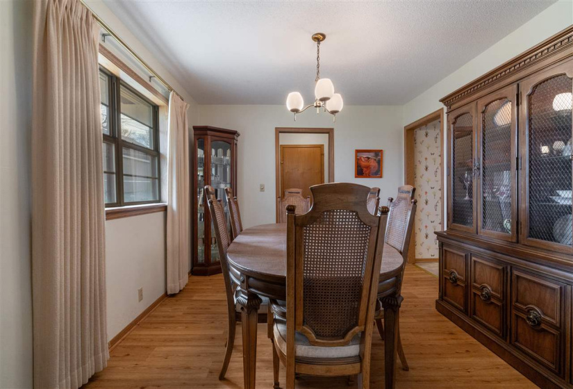 4 Bedrooms Bedrooms, 0 ,2 BathroomsBathrooms,Residential,Single Family,Hillcrest,1,133960