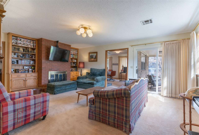 4 Bedrooms Bedrooms, 0 ,2 BathroomsBathrooms,Residential,Single Family,Hillcrest,1,133960