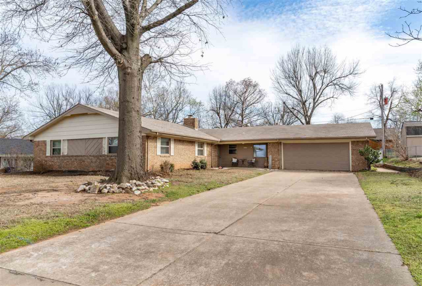 4 Bedrooms Bedrooms, 0 ,2 BathroomsBathrooms,Residential,Single Family,Hillcrest,1,133960