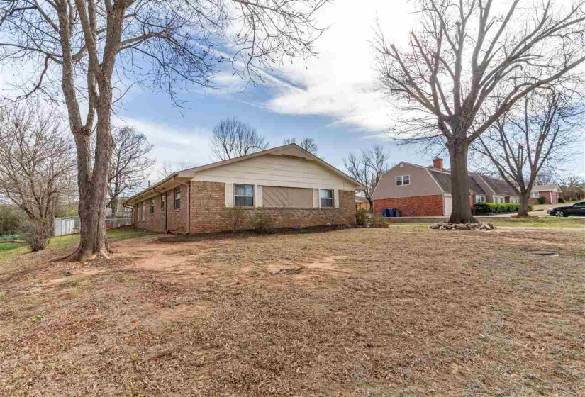 4 Bedrooms Bedrooms, 0 ,2 BathroomsBathrooms,Residential,Single Family,Hillcrest,1,133960