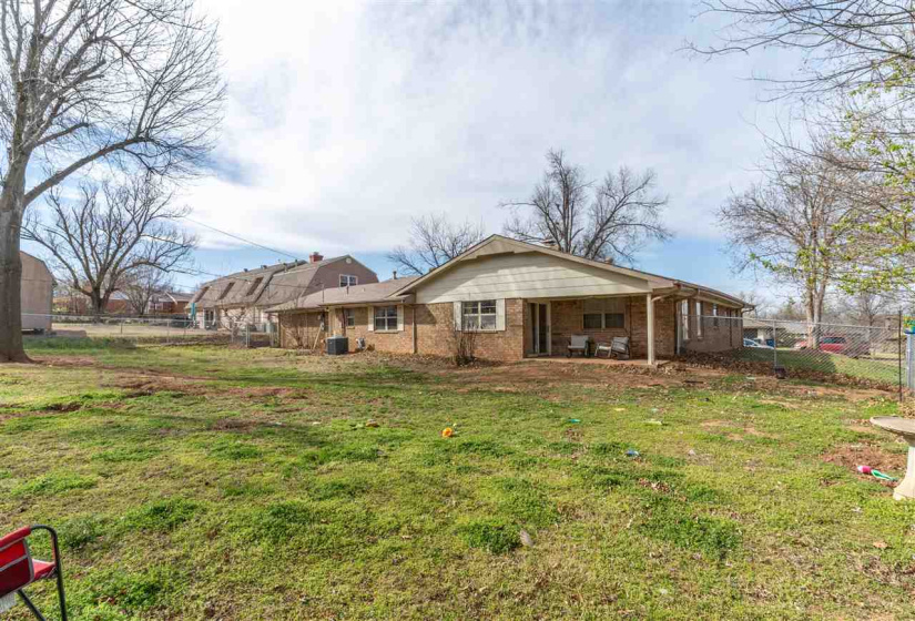 4 Bedrooms Bedrooms, 0 ,2 BathroomsBathrooms,Residential,Single Family,Hillcrest,1,133960