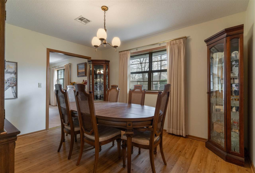 4 Bedrooms Bedrooms, 0 ,2 BathroomsBathrooms,Residential,Single Family,Hillcrest,1,133960