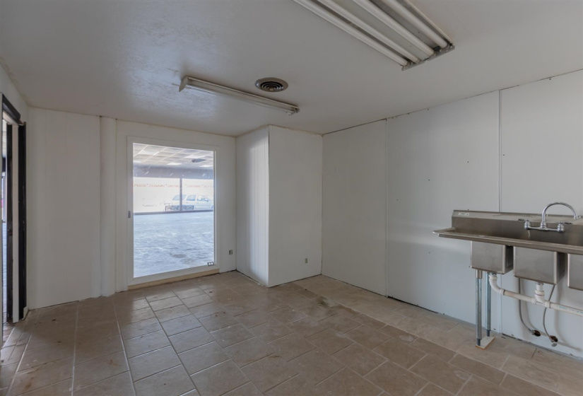 0 ,Commercial/industrial,Commercial,Cleveland,1,133965