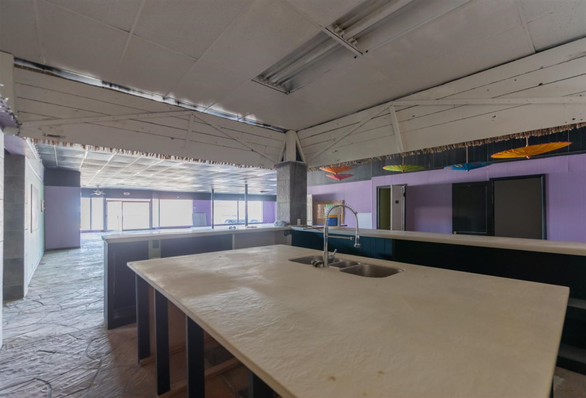 0 ,Commercial/industrial,Commercial,Cleveland,1,133965