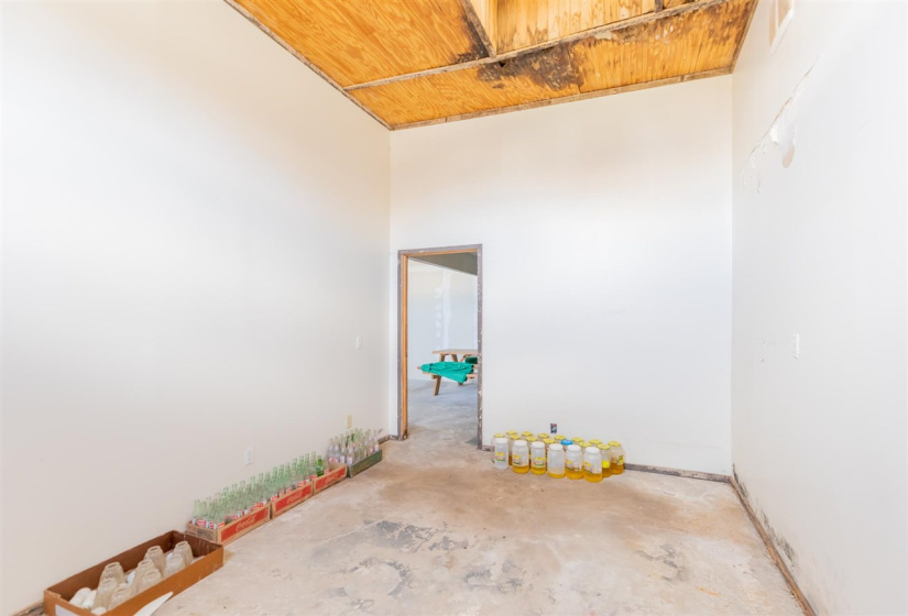 0 ,Commercial/industrial,Commercial,Cleveland,1,133965