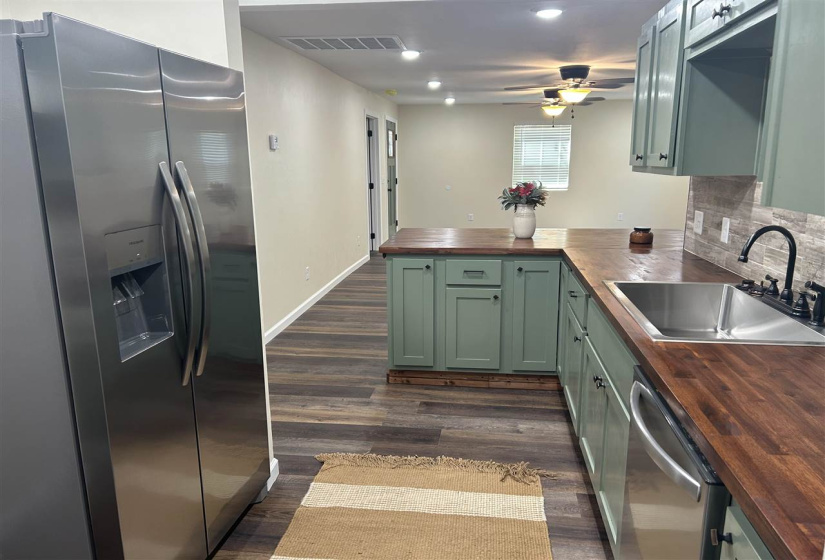 3 Bedrooms Bedrooms, 0 ,2 BathroomsBathrooms,Residential,Single Family,French,1.5,133767