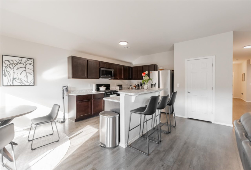 4 Bedrooms Bedrooms, 0 ,2 BathroomsBathrooms,Residential,Single Family,Carnley,1,133963