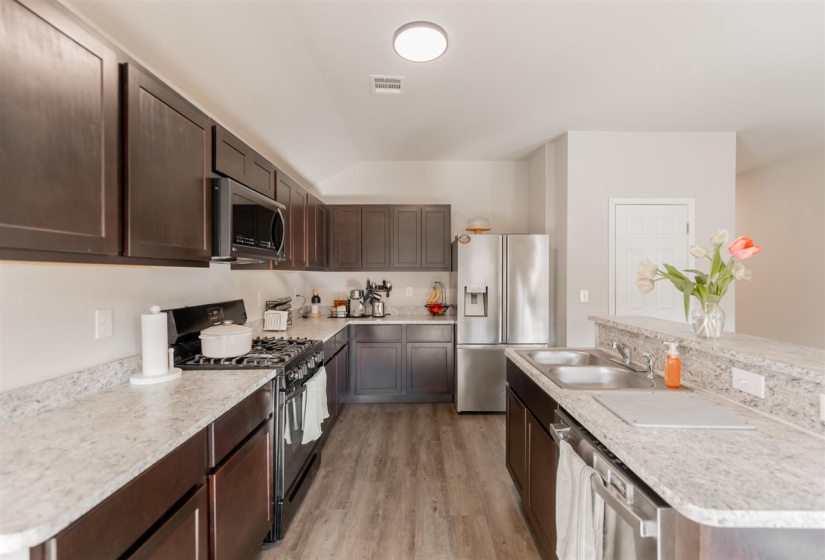 4 Bedrooms Bedrooms, 0 ,2 BathroomsBathrooms,Residential,Single Family,Carnley,1,133963