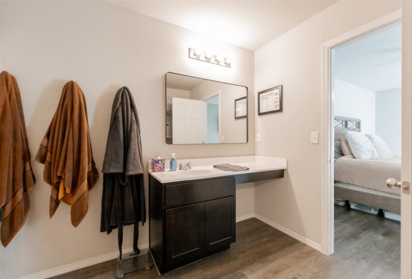 4 Bedrooms Bedrooms, 0 ,2 BathroomsBathrooms,Residential,Single Family,Carnley,1,133963