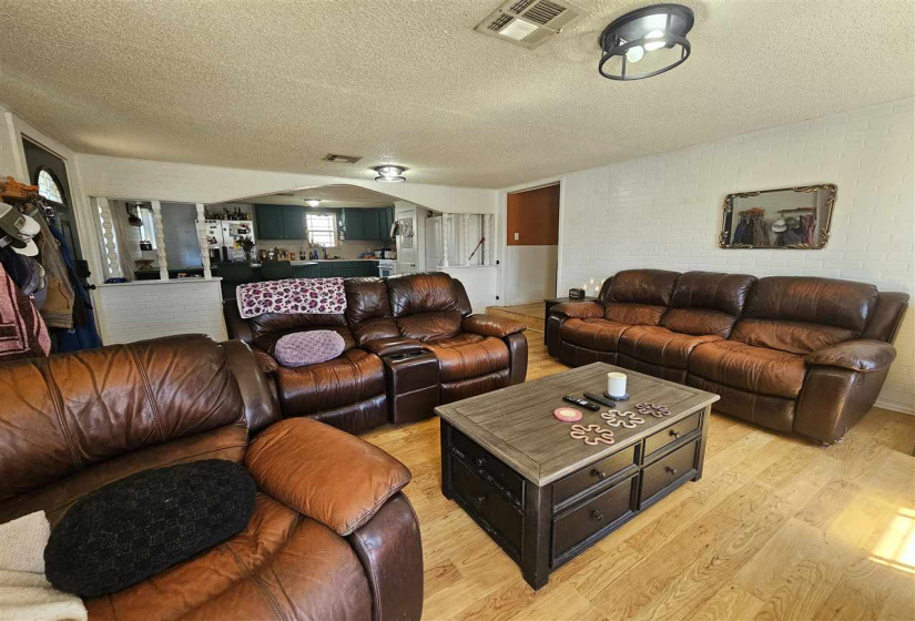 4 Bedrooms Bedrooms, 0 ,2 BathroomsBathrooms,Residential,Single Family,Benjamin,1,133971