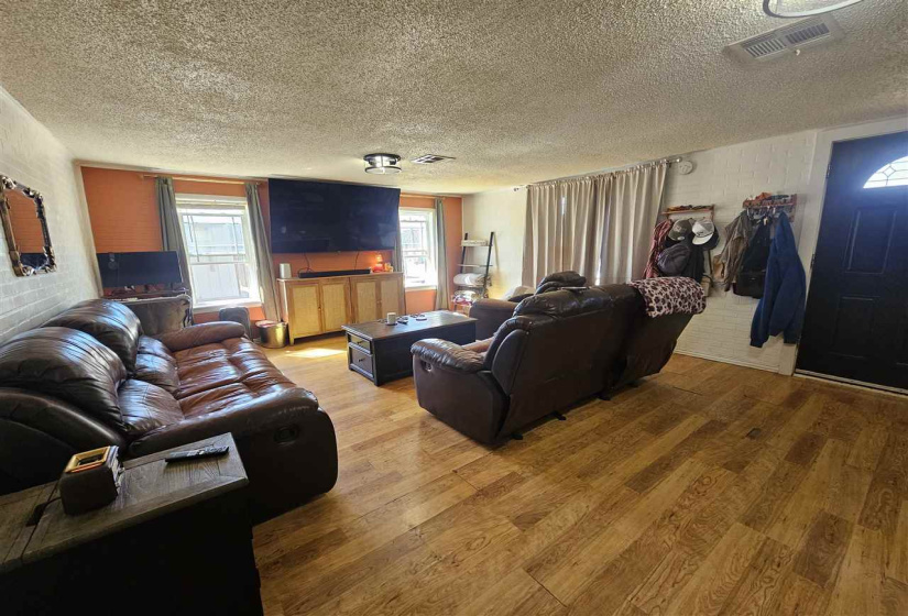 4 Bedrooms Bedrooms, 0 ,2 BathroomsBathrooms,Residential,Single Family,Benjamin,1,133971