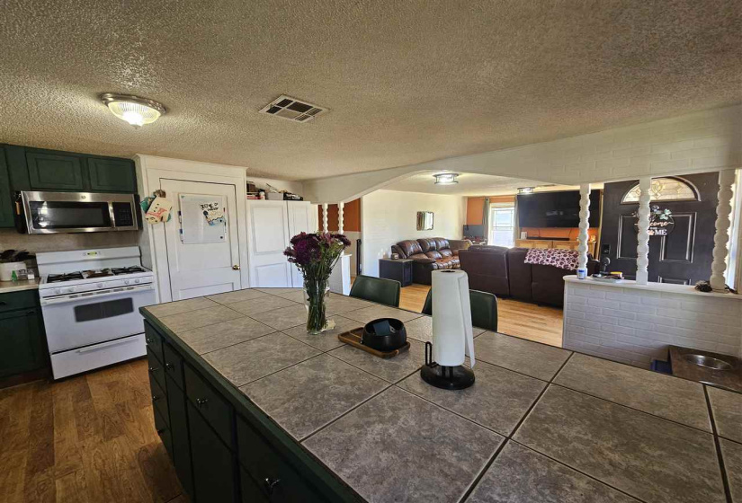 4 Bedrooms Bedrooms, 0 ,2 BathroomsBathrooms,Residential,Single Family,Benjamin,1,133971