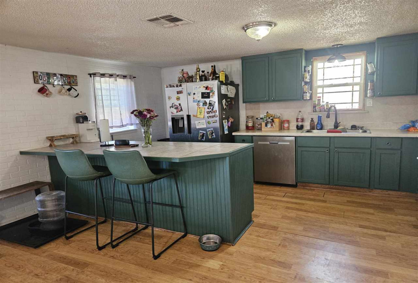 4 Bedrooms Bedrooms, 0 ,2 BathroomsBathrooms,Residential,Single Family,Benjamin,1,133971