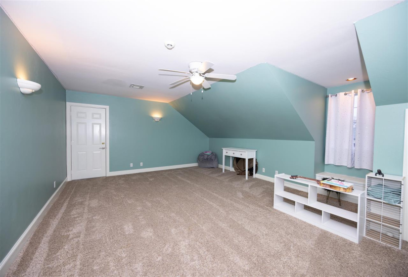 6 Bedrooms Bedrooms, 0 ,4 BathroomsBathrooms,Residential,Single Family,Longwood Road,2,133848