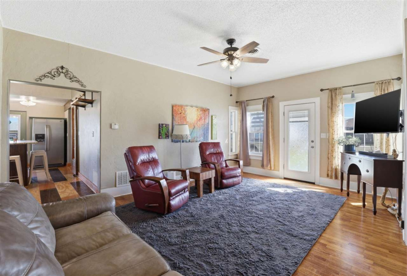 2 Bedrooms Bedrooms, 0 ,1 BathroomBathrooms,Residential,Single Family,Locust,1,133972