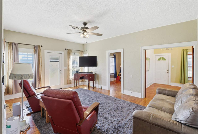 2 Bedrooms Bedrooms, 0 ,1 BathroomBathrooms,Residential,Single Family,Locust,1,133972