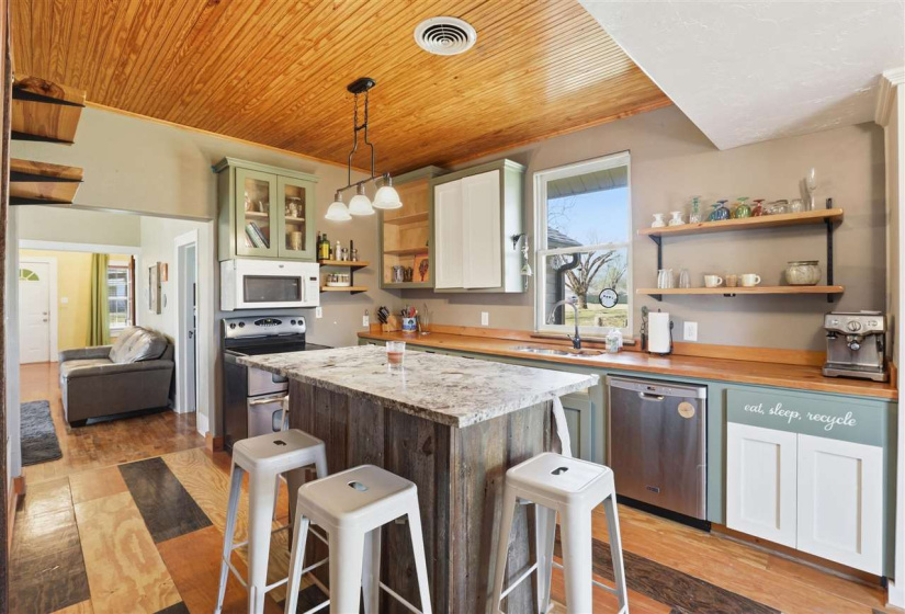 2 Bedrooms Bedrooms, 0 ,1 BathroomBathrooms,Residential,Single Family,Locust,1,133972